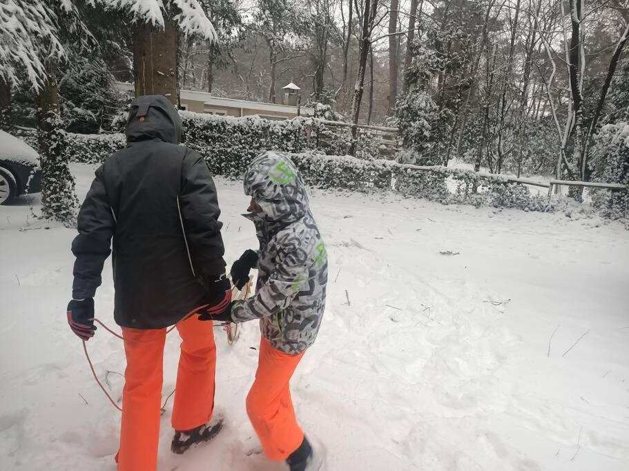 Kindvriendelijke Bungalow In Het Bos Bij Zwemmeer. Vilsteren Zewnętrze zdjęcie
