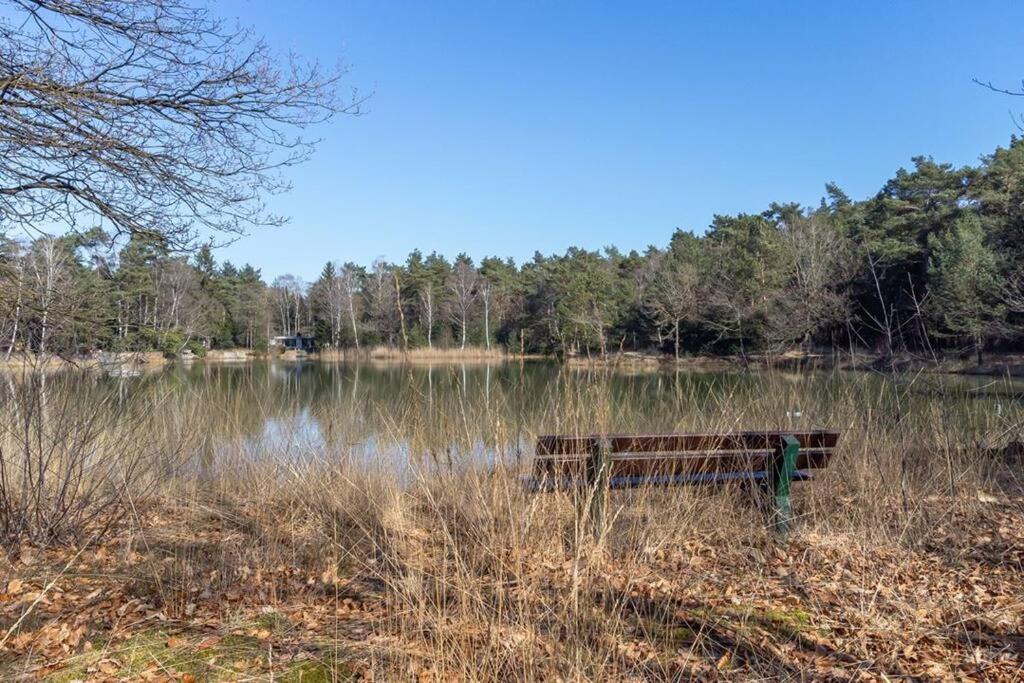 Kindvriendelijke Bungalow In Het Bos Bij Zwemmeer. Vilsteren Zewnętrze zdjęcie